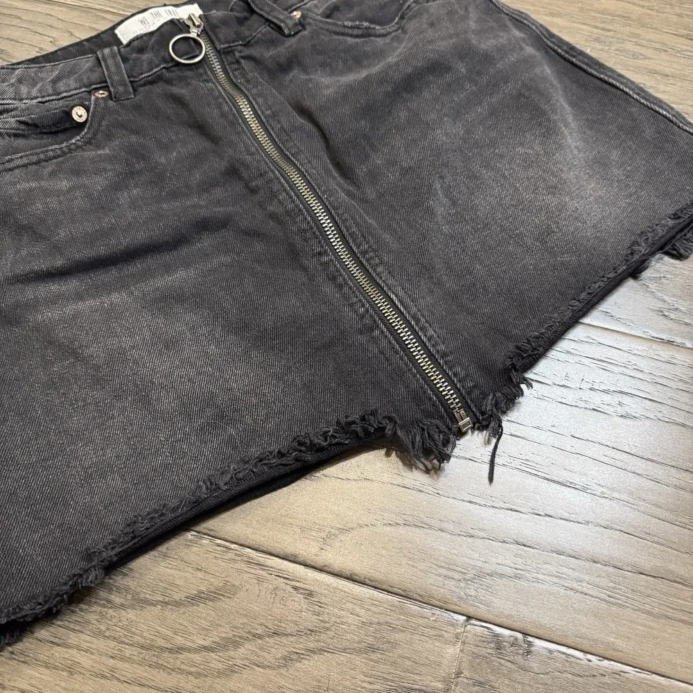 We the Free People Black‎ Denim Skirt Size 25 Womens Denim Zip Front Distressed